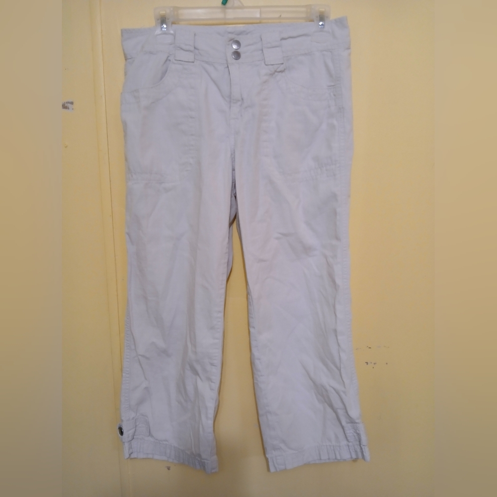 Capris - Picture 2 of 11